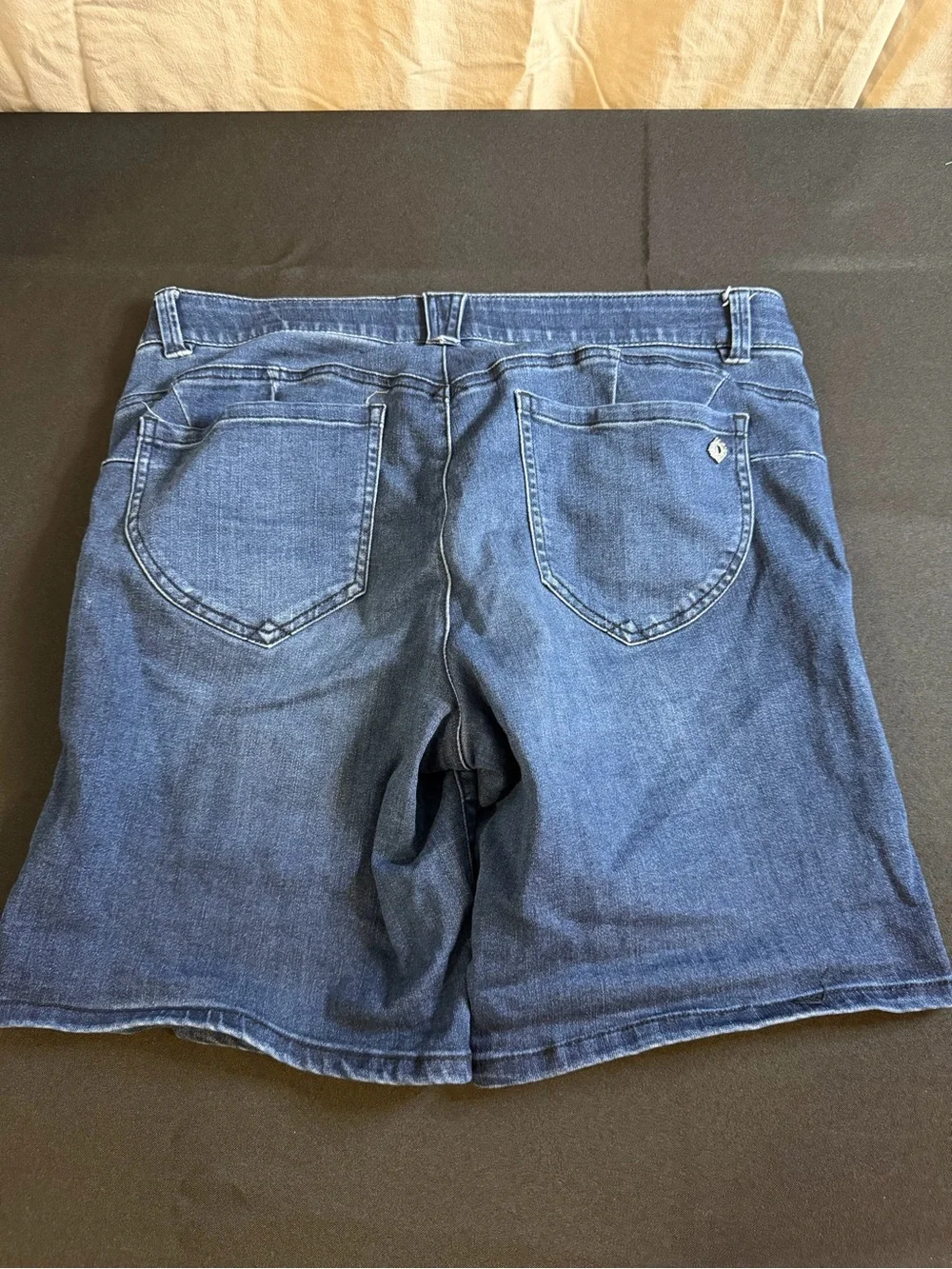 Democracy Ab Solution Denim Bermuda Shorts Women’s 10 Dark Wash Stretch